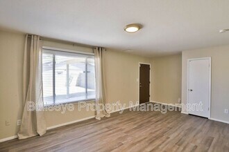 1947 E Greenway Dr in Tempe, AZ - Building Photo - Building Photo