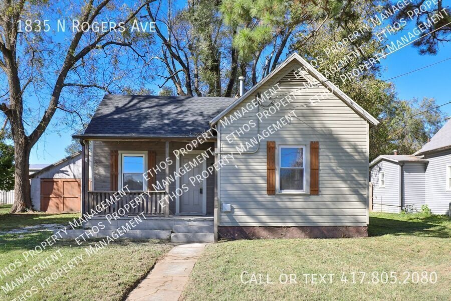 1835 N Rogers Ave in Springfield, MO - Building Photo