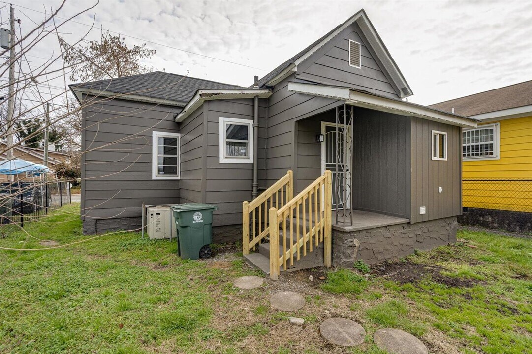 555 Dodson Ave in Chattanooga, TN - Building Photo