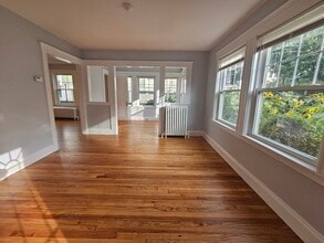 360 Beech St, Unit 1 in Boston, MA - Foto de edificio - Building Photo
