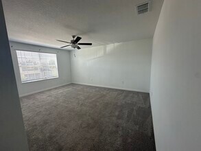 2505 Victorious Fls Ave in Plant City, FL - Building Photo - Building Photo