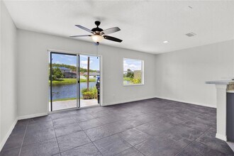 540 Cresting Oak Cir in Orlando, FL - Building Photo - Building Photo
