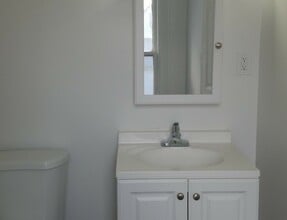 878 Prospect Ave, Unit Front Upper in Buffalo, NY - Building Photo - Building Photo