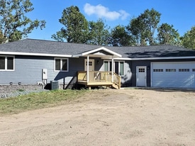 10106 Power Dam Rd NE in Bemidji, MN - Building Photo