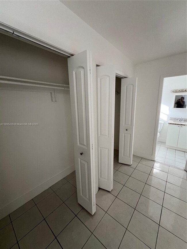 13420 SW 36th St in Miami, FL - Building Photo - Building Photo