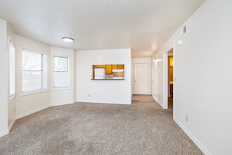 Westover Gardens Apartments in Denver, CO - Foto de edificio - Interior Photo