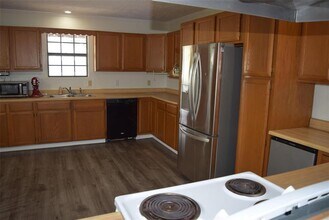 500 Highcrest Dr in Pointblank, TX - Building Photo - Building Photo