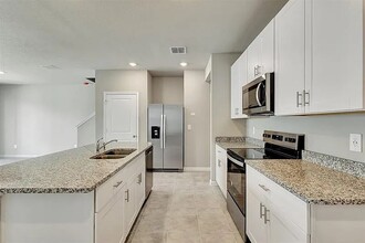5788 SE Edgewater Cir in Stuart, FL - Building Photo - Building Photo