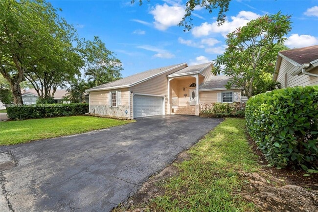 15026 SW 141st Ct in Miami, FL - Building Photo - Building Photo