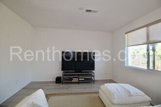 34742 Criollo Wy in Fallbrook, CA - Building Photo - Building Photo