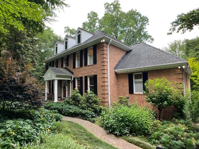 120 Breckenridge Pl in Chapel Hill, NC - Building Photo - Building Photo