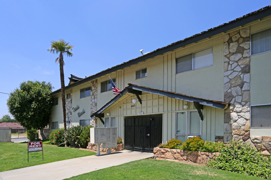 Tradewinds Apartments in Porterville, CA - Building Photo