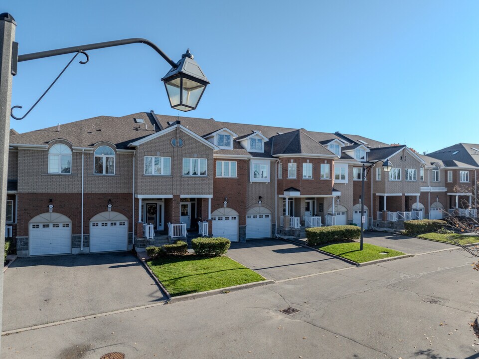 491 Vodden St E in Brampton, ON - Building Photo