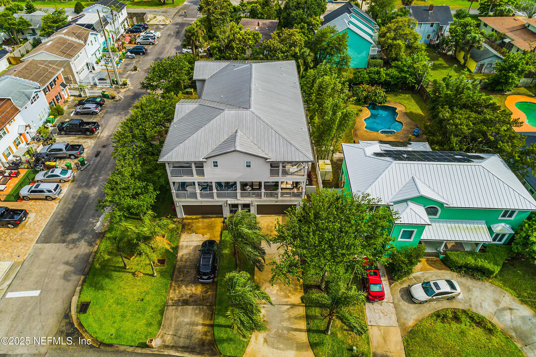 400 14th Ave N in Jacksonville Beach, FL - Building Photo