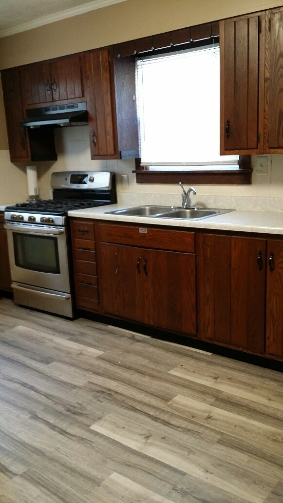 2718 S Nebraska St in Marion, IN - Foto de edificio - Building Photo