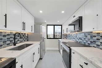 6725 Harding Ave in Miami Beach, FL - Building Photo - Building Photo