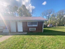 1623 Jefferson St, Unit 208 in Morristown, TN - Building Photo