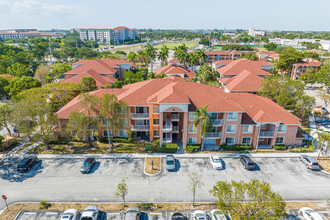 The Courtyards at Davie in Davie, FL - Foto de edificio - Building Photo