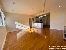 2572 Massachusetts Ave in Cambridge, MA - Building Photo