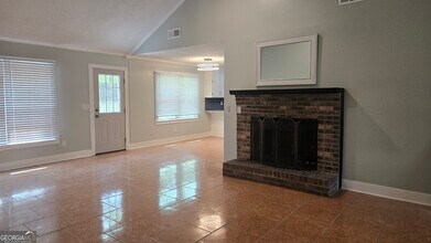 391 Hidden Valley Dr SE in Conyers, GA - Building Photo - Building Photo