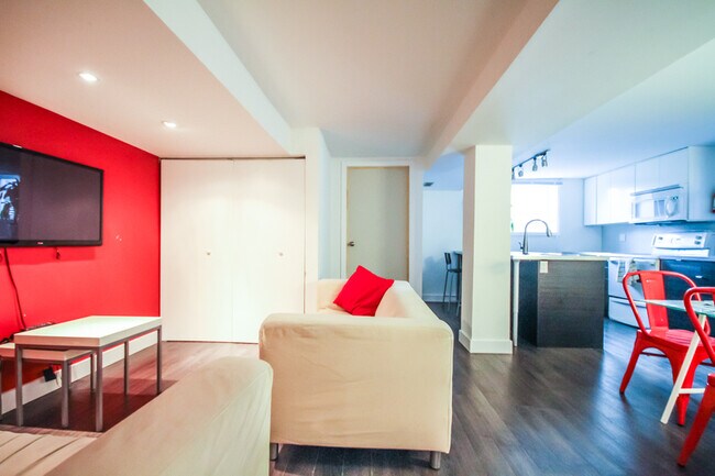 1148 Woodroffe Ave in Ottawa, ON - Building Photo - Building Photo