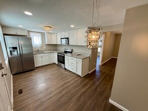 1406 Mount Hermon Rd, Unit Apartment A in Salisbury, MD - Building Photo - Building Photo