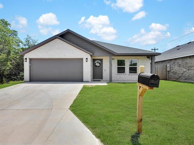 2721 Beechwood St in Granbury, TX - Building Photo - Building Photo