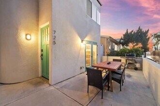 725 Salem Ct in San Diego, CA - Building Photo - Building Photo