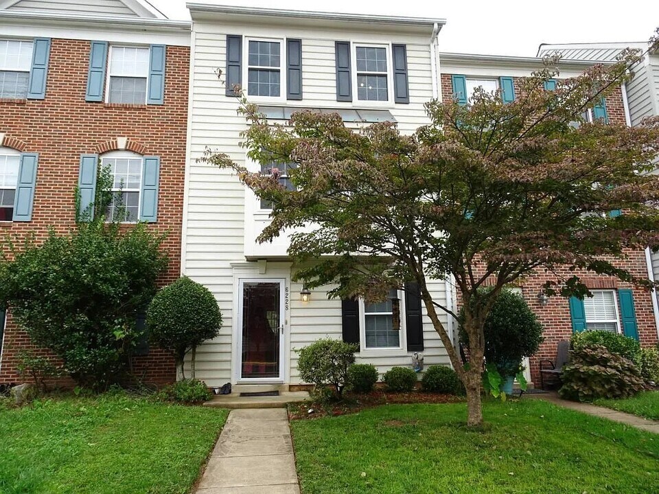 6228 William Edgar Dr in Alexandria, VA - Building Photo