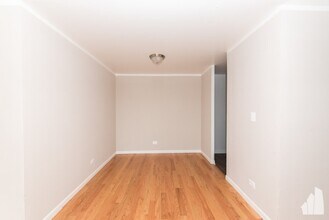 1515 W Morse Ave, Unit 204 in Chicago, IL - Building Photo - Building Photo