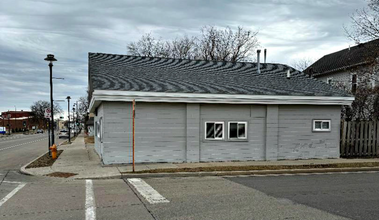 1329 Main St in Marinette, WI - Building Photo - Building Photo