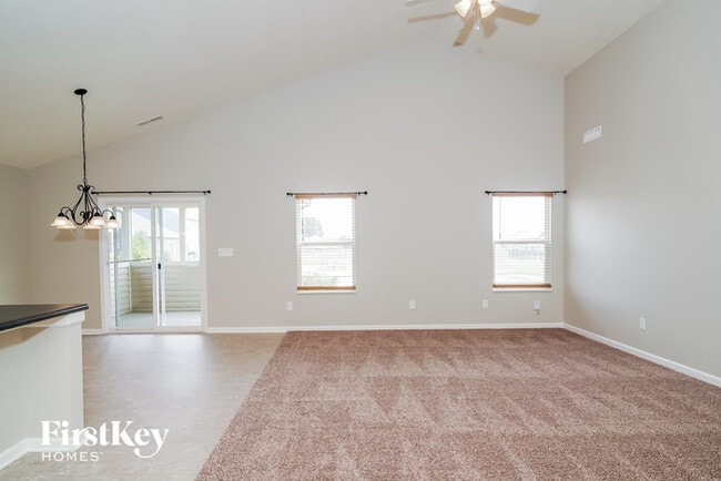 1623 Woodside Cir in Franklin, IN - Building Photo - Building Photo