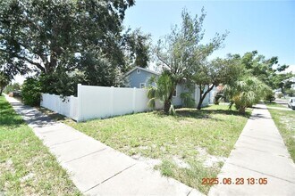 200 24th St S in St. Petersburg, FL - Building Photo - Building Photo
