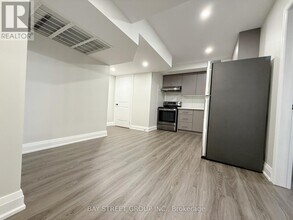 39 Crofting Cres in Markham, ON - Building Photo - Building Photo