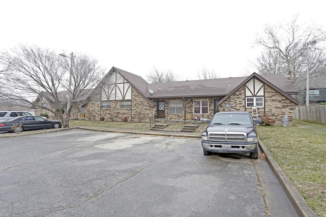 1700-1706 W Persimmon St in Rogers, AR - Foto de edificio - Building Photo