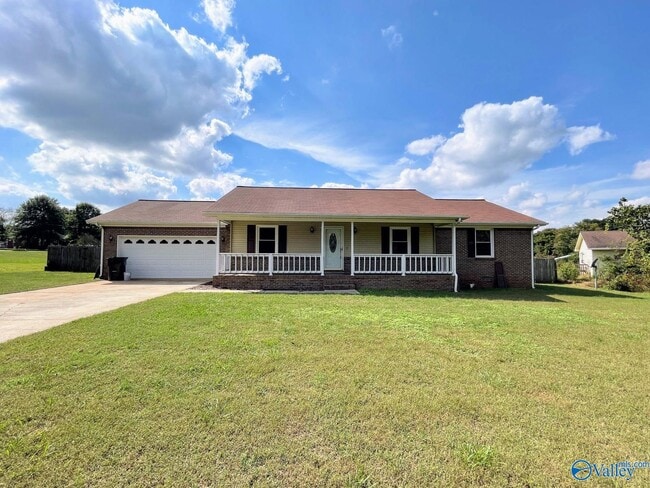 112 Hazelwood Dr in Hazel Green, AL - Foto de edificio - Building Photo