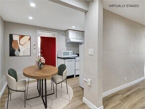 985 1/2 Dexter Street Unit in Los Angeles, CA - Foto de edificio - Building Photo