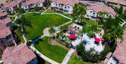 Villas at The Park in Camarillo, CA - Foto de edificio - Building Photo