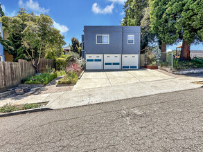 3223 Kempton Ave in Oakland, CA - Building Photo - Building Photo