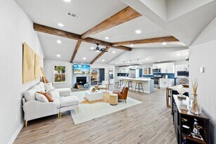 9910 Woodshire Dr in Austin, TX - Building Photo