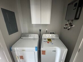 703 Pedro St, Unit 2 in Mission, TX - Foto de edificio - Building Photo