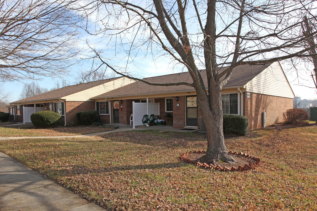 Cherry Hill Apartments in Winston-Salem, NC - Building Photo