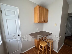9011 Olive Blvd in Olivette, MO - Building Photo - Building Photo