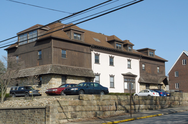 HERITAGE HOUSE in Springdale, PA - Building Photo - Building Photo