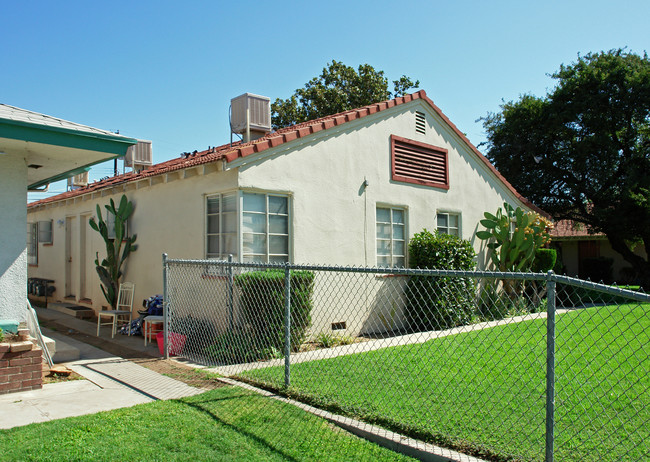 3465 E Mckinley Ave in Fresno, CA - Building Photo - Building Photo