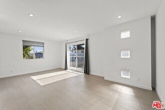 712 Pacific St, Unit 2 in Santa Monica, CA - Building Photo - Building Photo