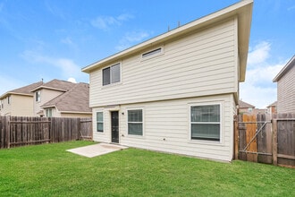 4246 Silver Ranch Rd in Houston, TX - Building Photo - Building Photo