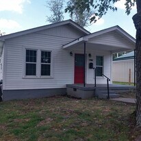 708 N Sowell St in Searcy, AR - Building Photo