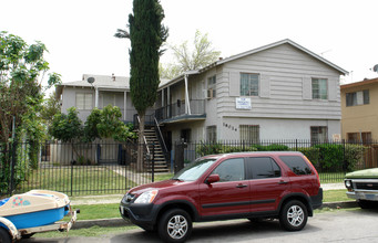 18024 Schoenborn St in Northridge, CA - Building Photo - Building Photo