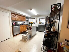 1750 Beacon St, Unit 10 in Brookline, MA - Building Photo